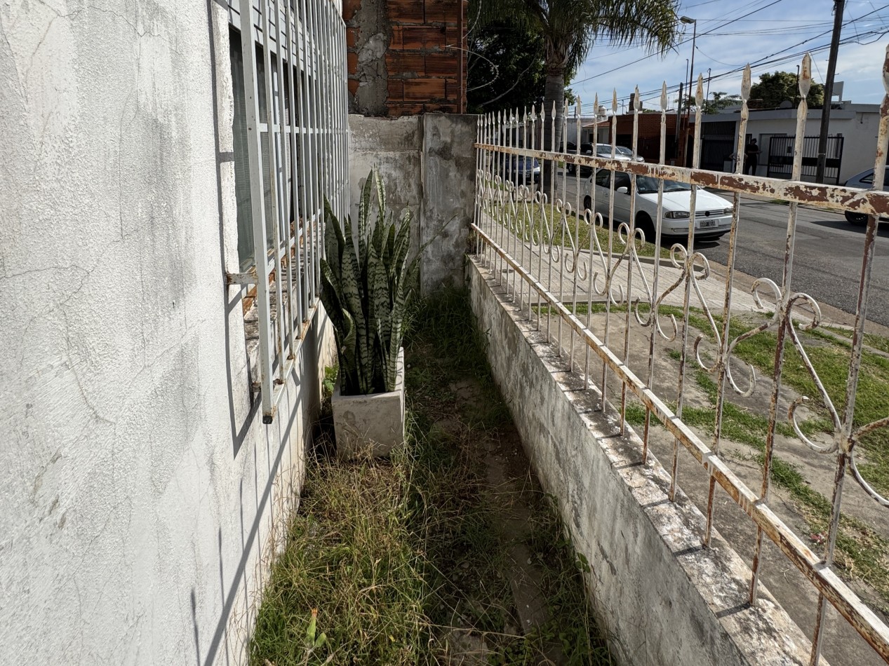 VENTA - CASA A METROS DE BLAS PARERA