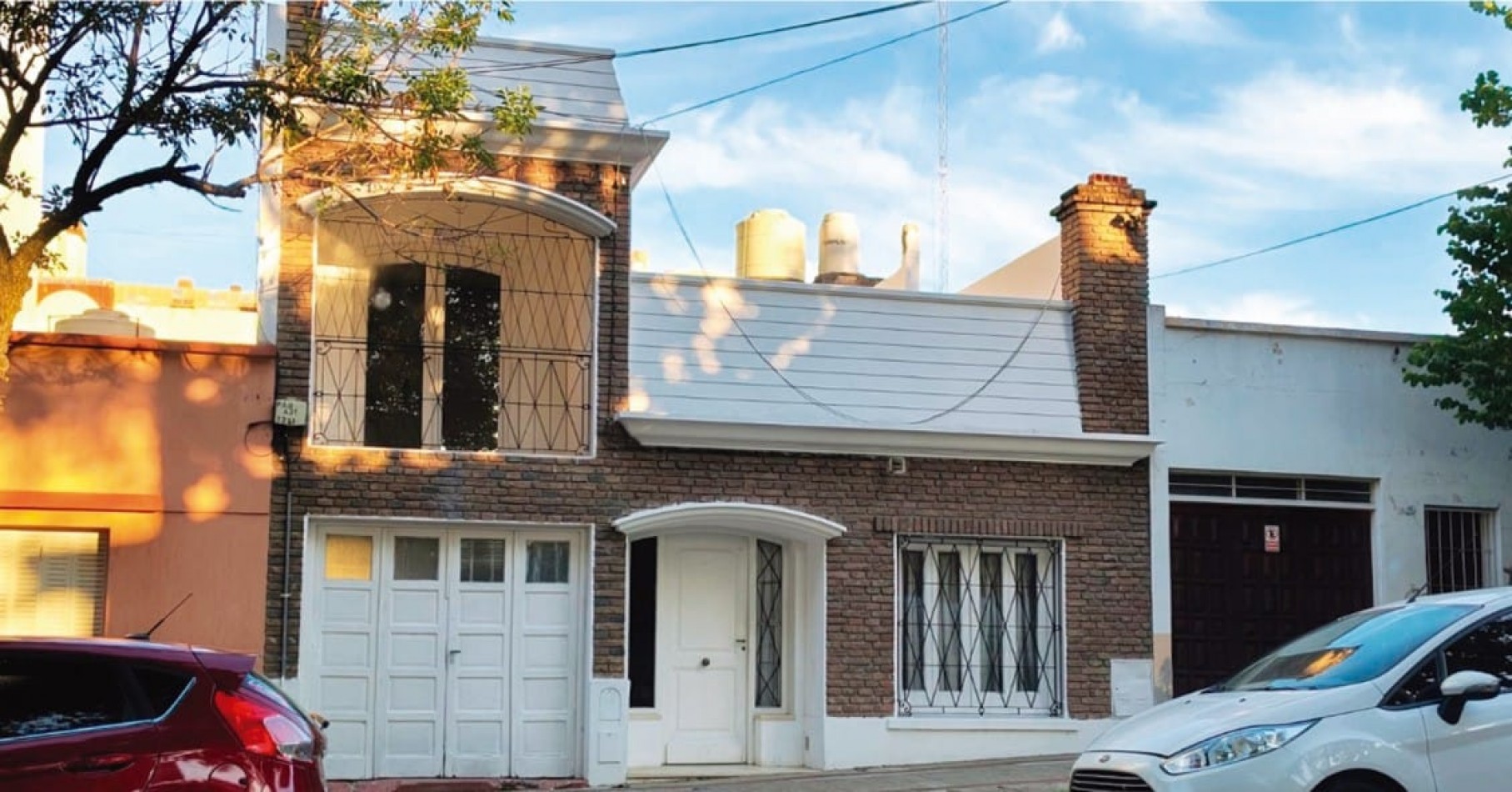 VENTA - CASA CENTRICA SOBRE CALLE PERON