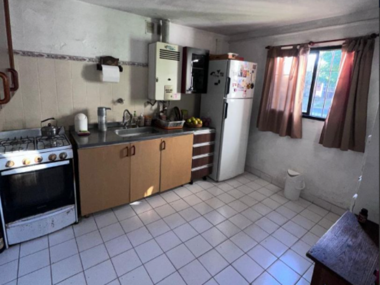 VENTA - CASA 3 DORMITORIOS ZONA BLAS PARERA Y BROWN