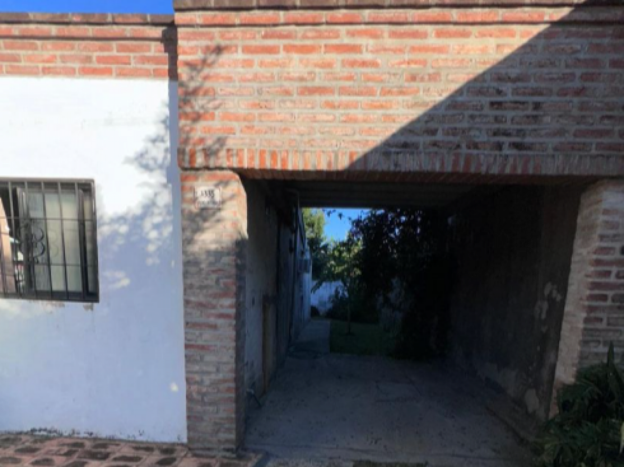 VENTA - CASA 3 DORMITORIOS ZONA BLAS PARERA Y BROWN