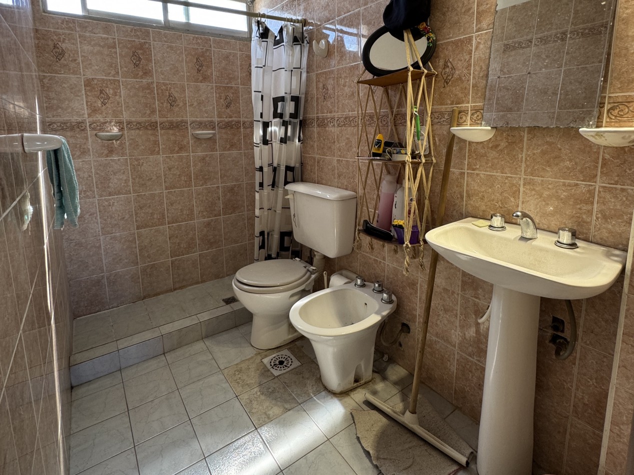 SE VENDE PROPIEDAD DE 4 DORM. ZONA BROWN Y CIRCUNVALACION