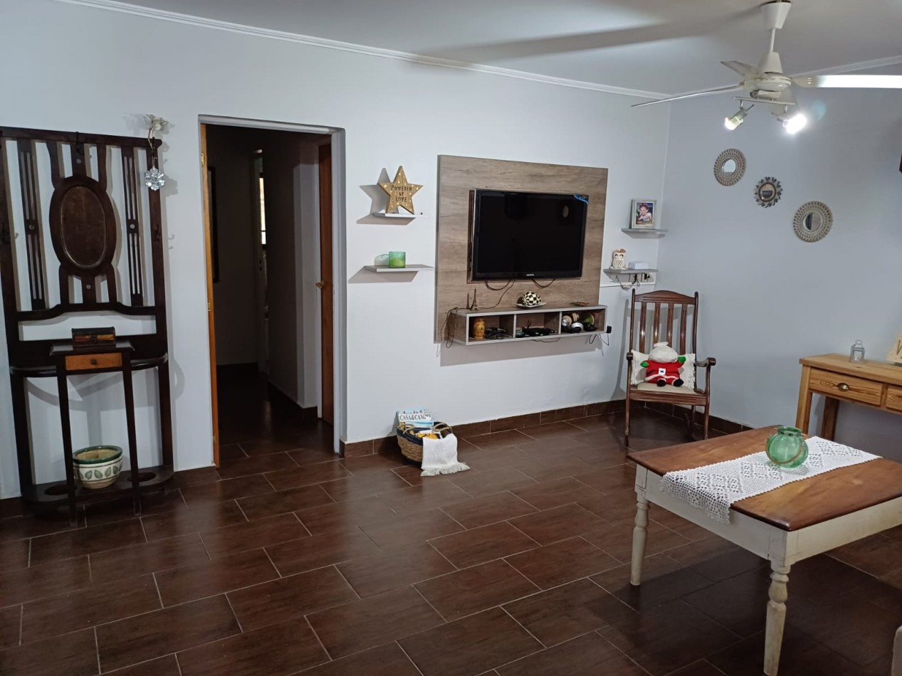 VENTA - CASA 2 DORMITORIOS ZONA EL CHARRUA
