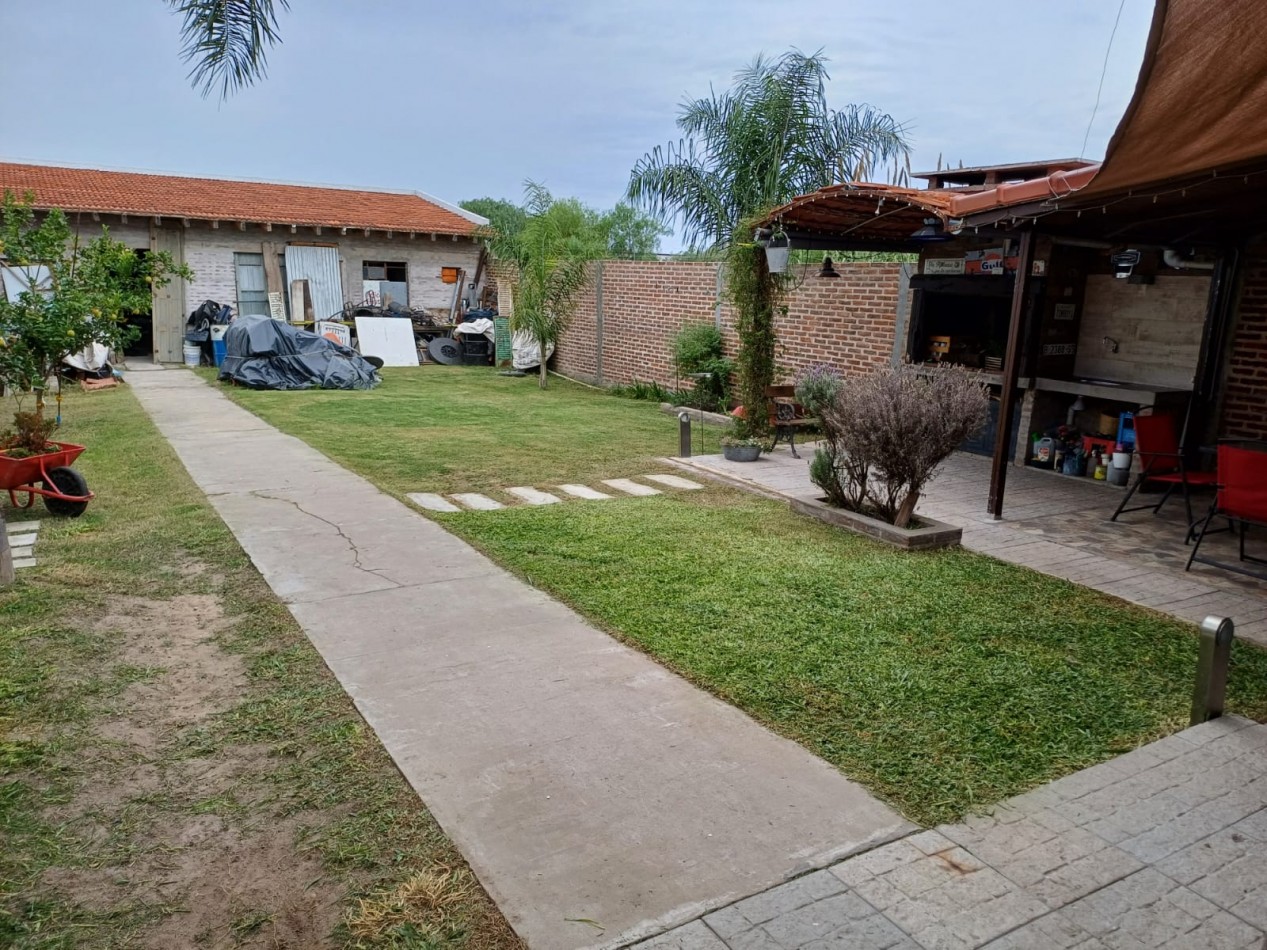 VENTA - CASA 2 DORMITORIOS ZONA EL CHARRUA