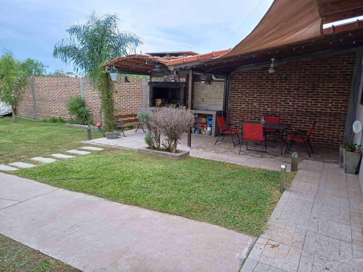 VENTA - CASA 2 DORMITORIOS ZONA EL CHARRUA