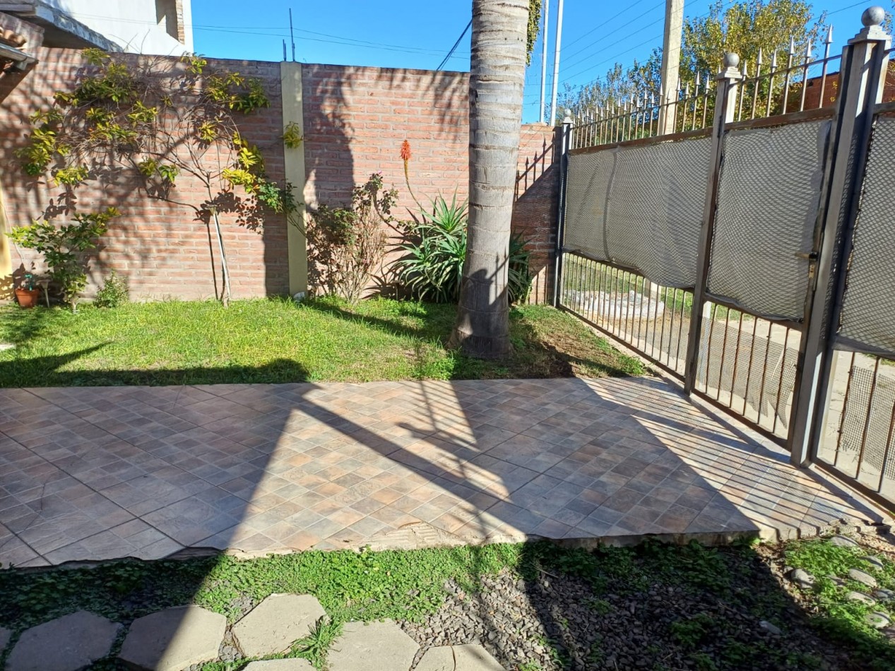 VENTA - CASA 2 DORMITORIOS ZONA EL CHARRUA
