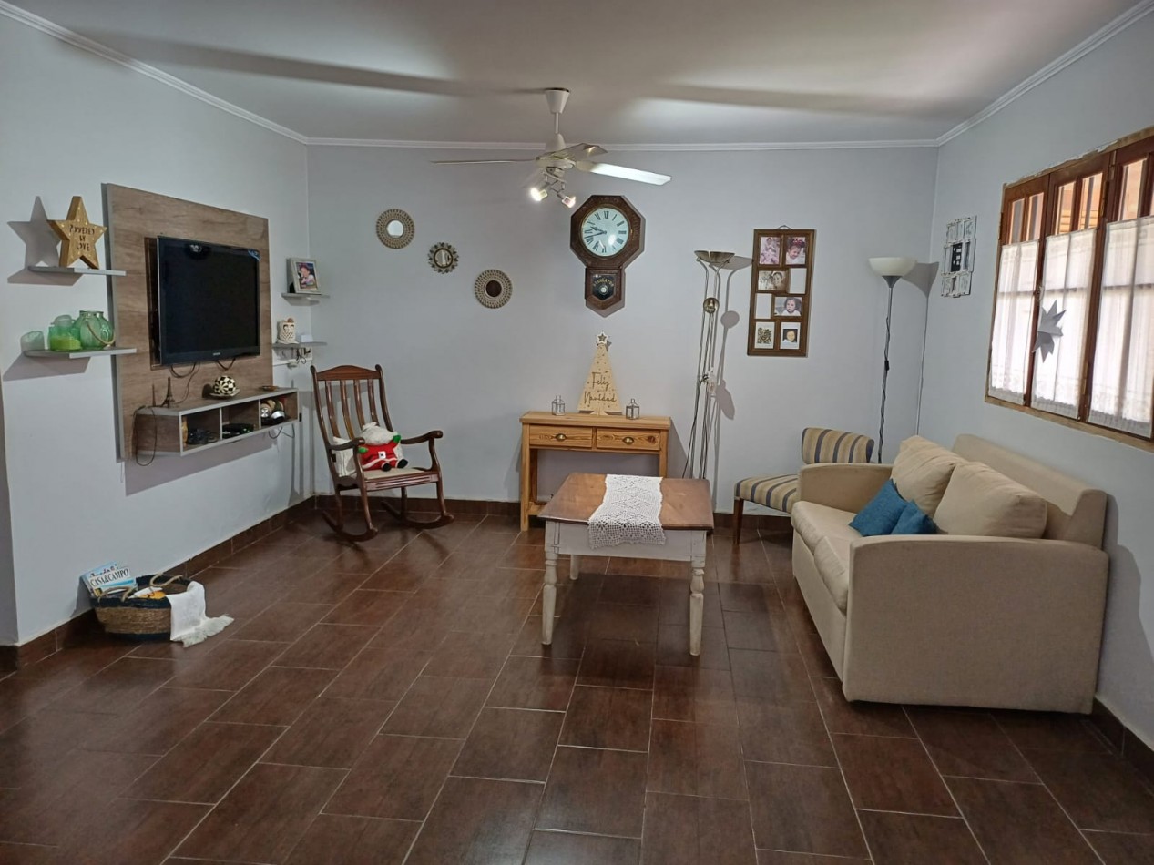 VENTA - CASA 2 DORMITORIOS ZONA EL CHARRUA