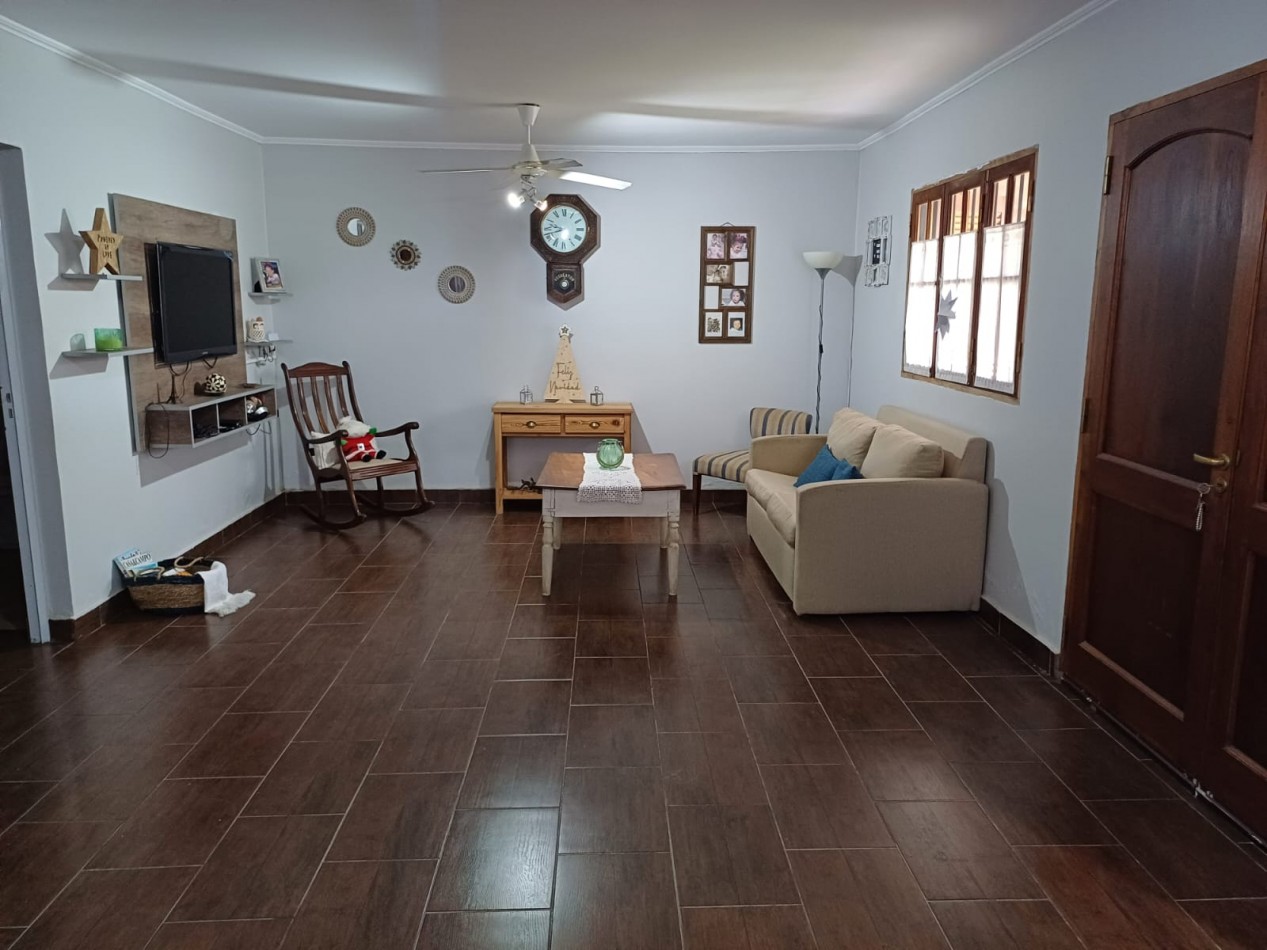 VENTA - CASA 2 DORMITORIOS ZONA EL CHARRUA