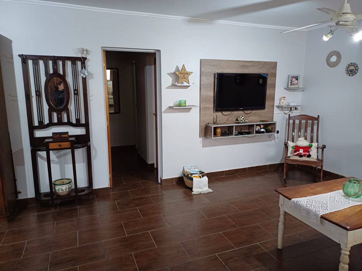 VENTA - CASA 2 DORMITORIOS ZONA EL CHARRUA