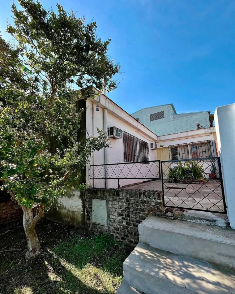 VENTA - CASA 4 DORMITORIOS 