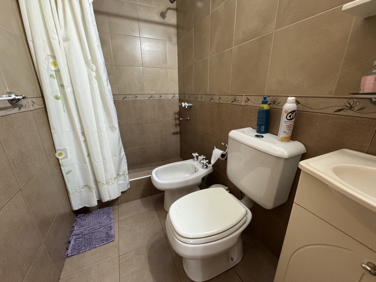 VENTA - CASA 4 DORMITORIOS 