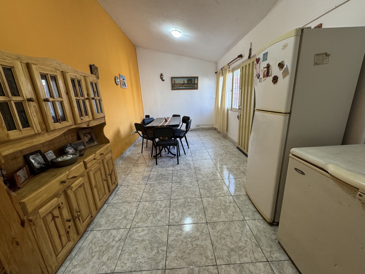 VENTA - CASA 4 DORMITORIOS 