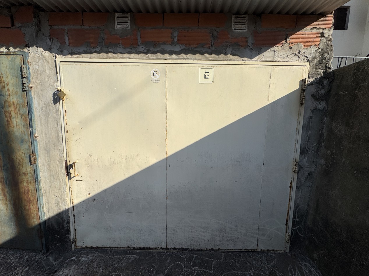 VENTA - CASA 4 DORMITORIOS 