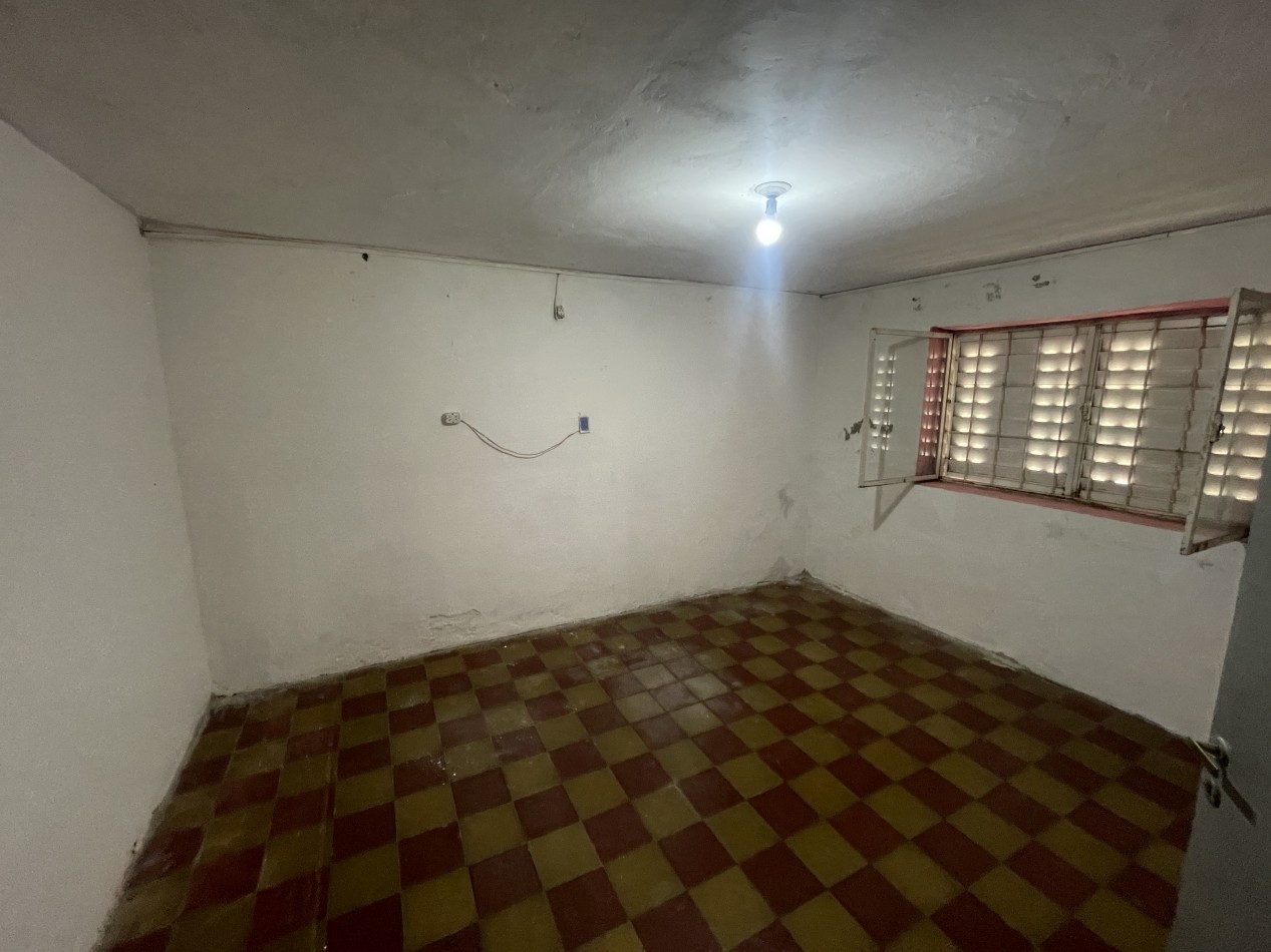 Casa a reciclar con gran terreno y potencial de renta - Zona Brown y Rondeau en Parana