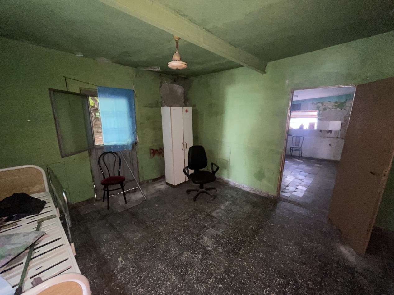 Casa a reciclar con gran terreno y potencial de renta - Zona Brown y Rondeau en Parana