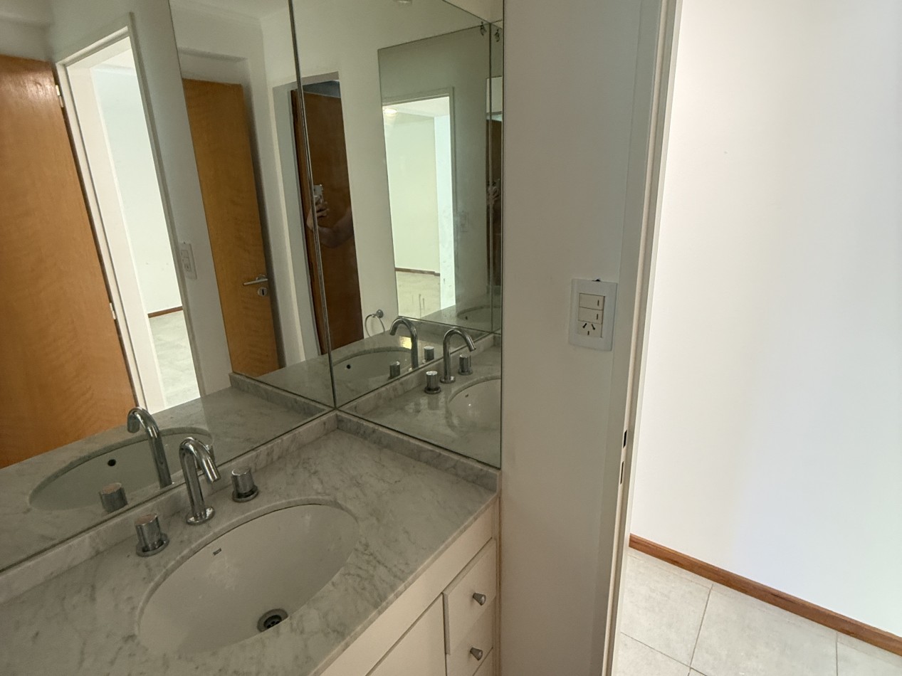 Alquiler departamento de 2 dormitorios con cochera - Zona Parque en Parana