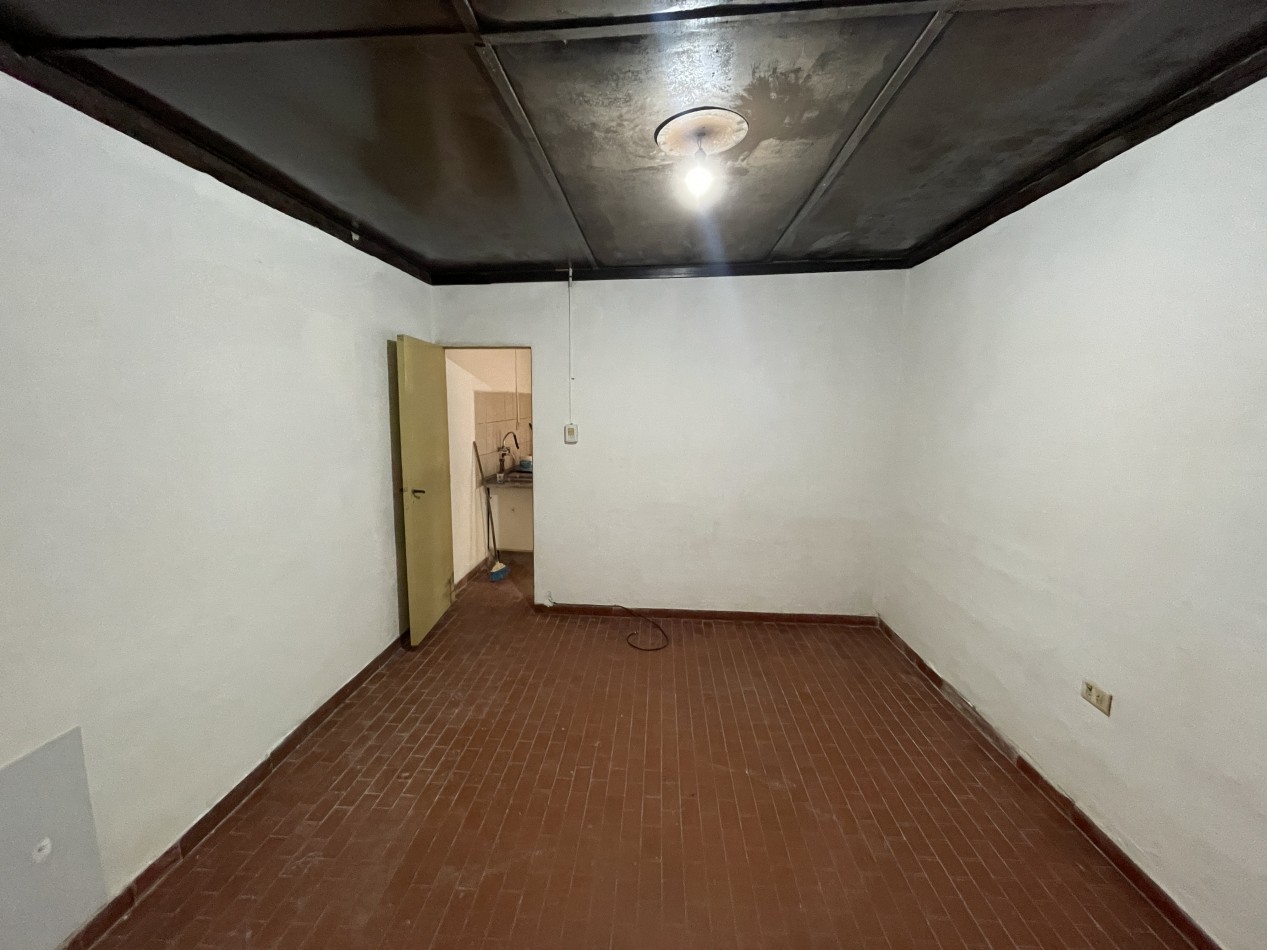 Alquiler casa de 1 dormitorio - Zona Zeballos y Brown en Parana