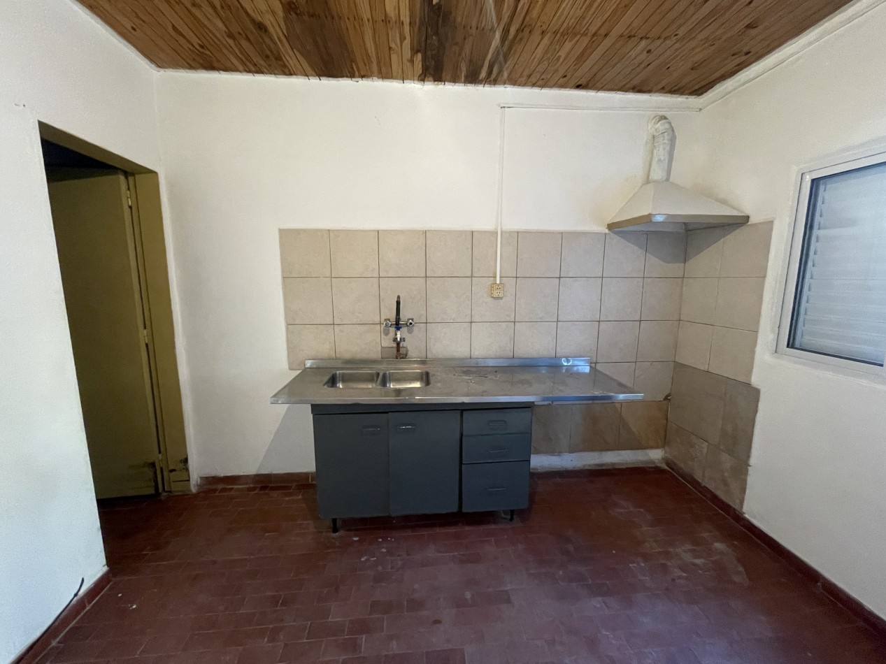 Alquiler casa de 1 dormitorio - Zona Zeballos y Brown en Parana