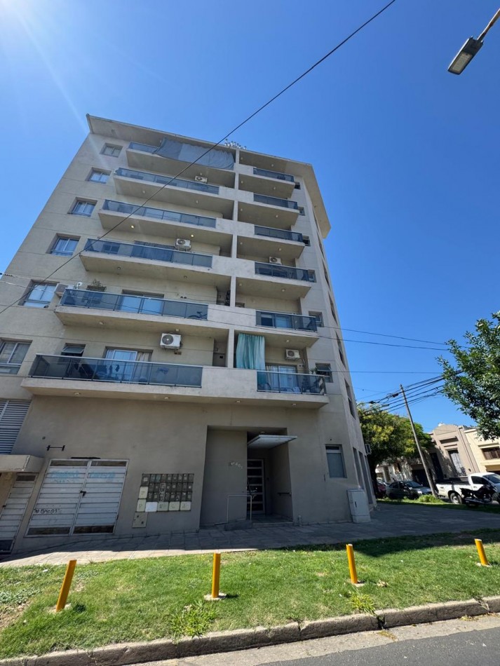 Alquiler monoambiente con balcon al frente - Zona Facultades en Parana