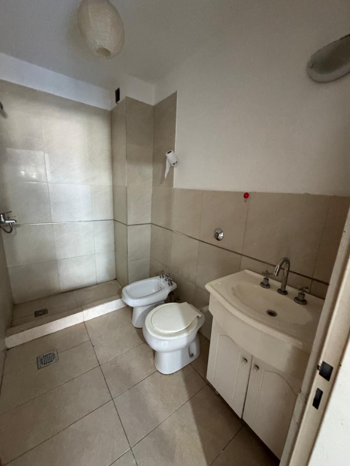 Alquiler monoambiente con balcon al frente - Zona Facultades en Parana