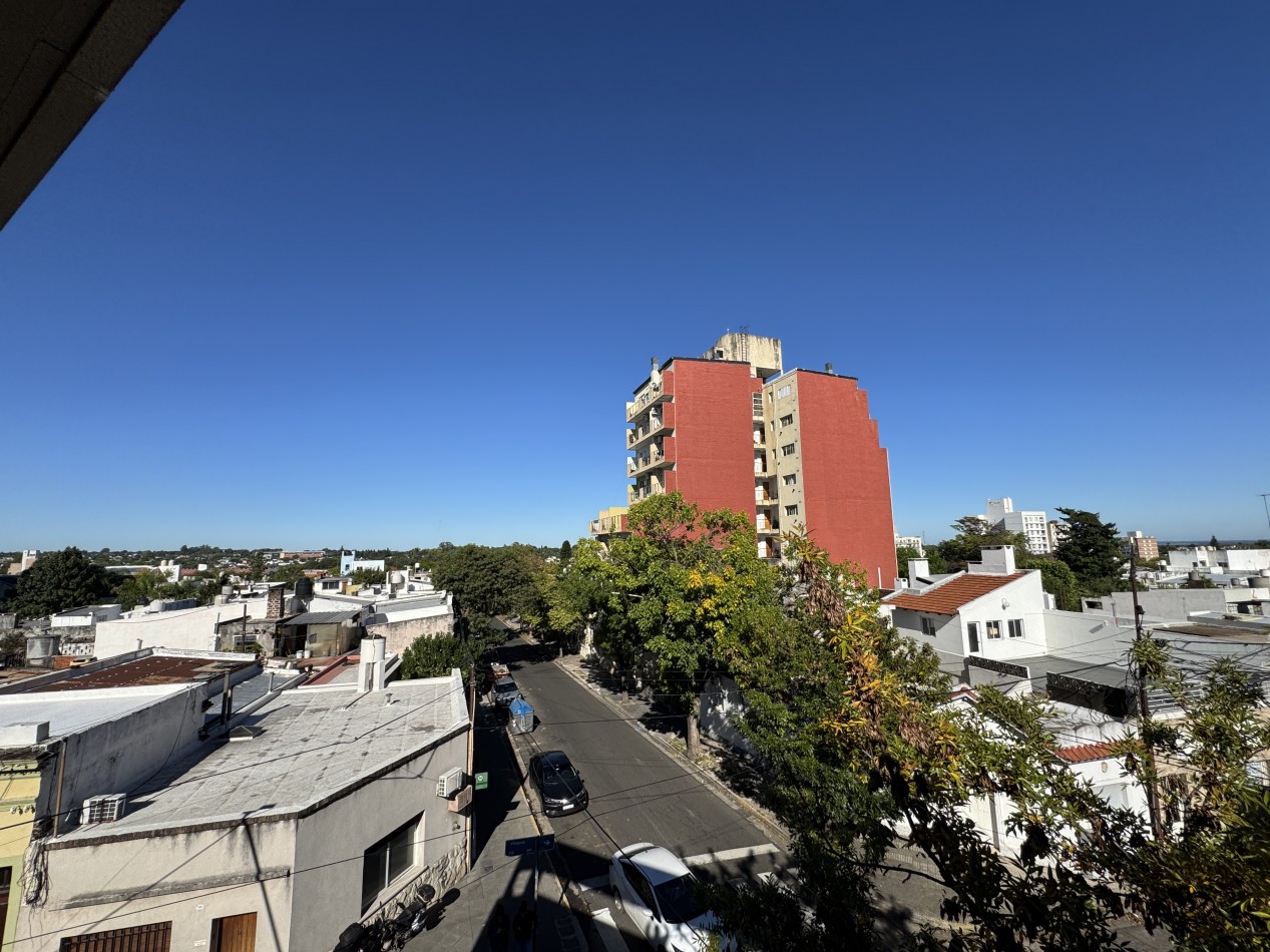Casa apta credito de 3 dormitorios con terraza y quincho - Zona Plaza Saenz Peña en Parana