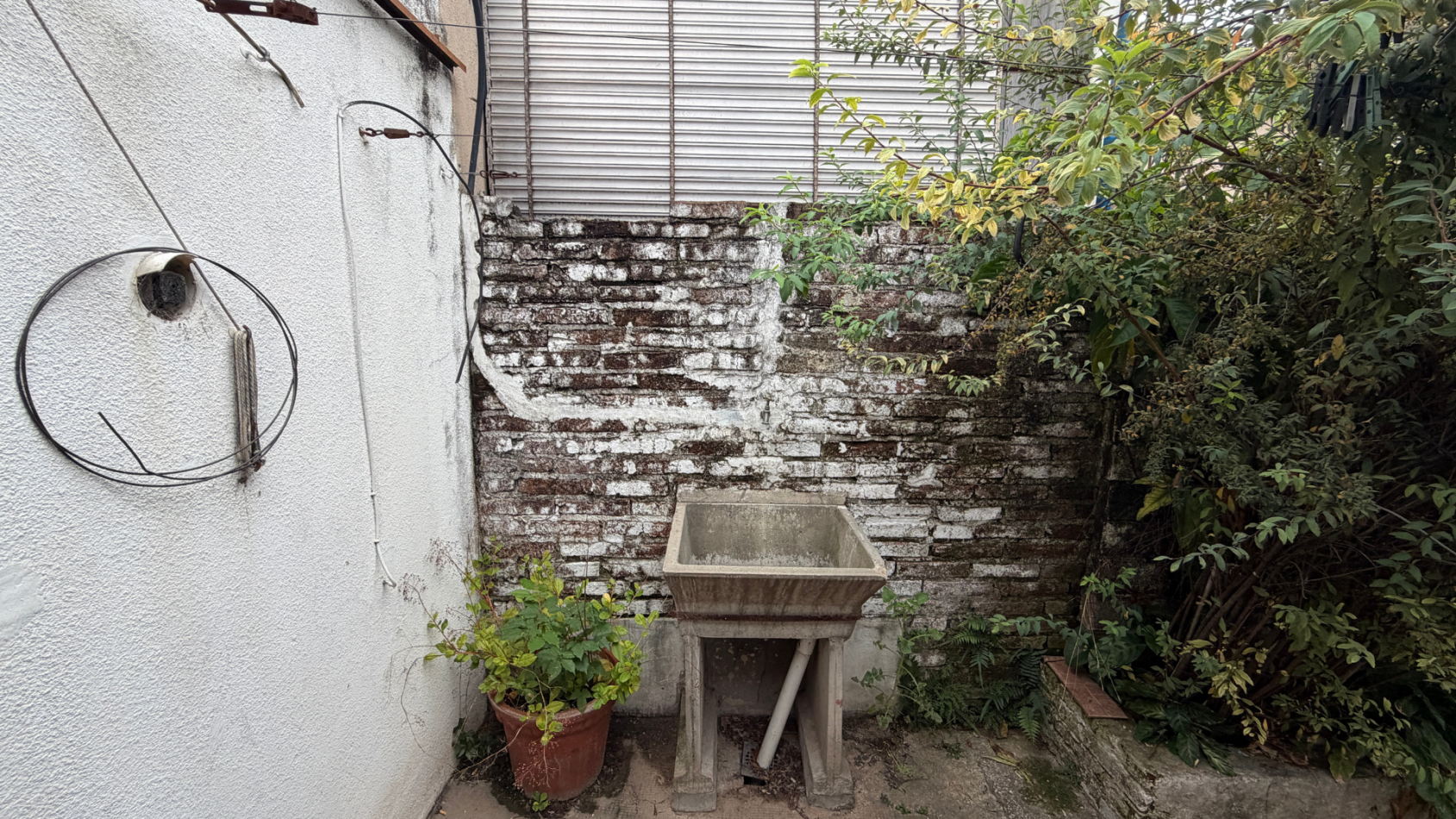 Casa de 3 dormitorios con patio y parrilla - Parana