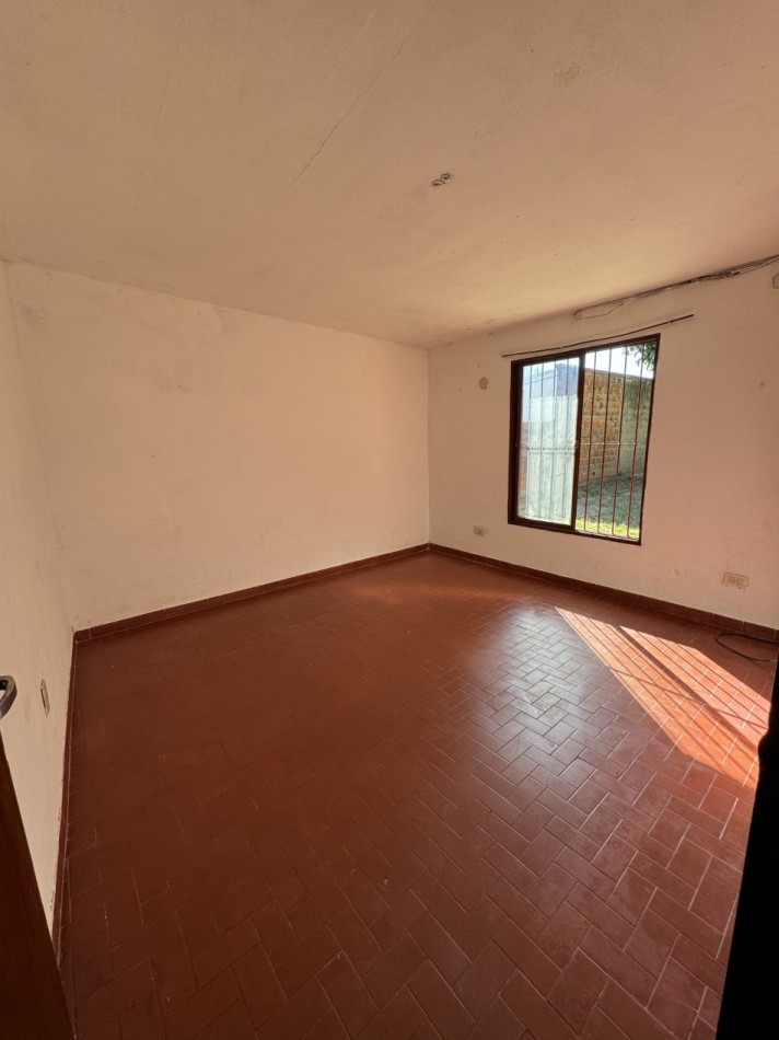 EN VENTA AMPLIA PROPIEDAD DE 3 DORM. ZONA GALAN Y MONTIEL