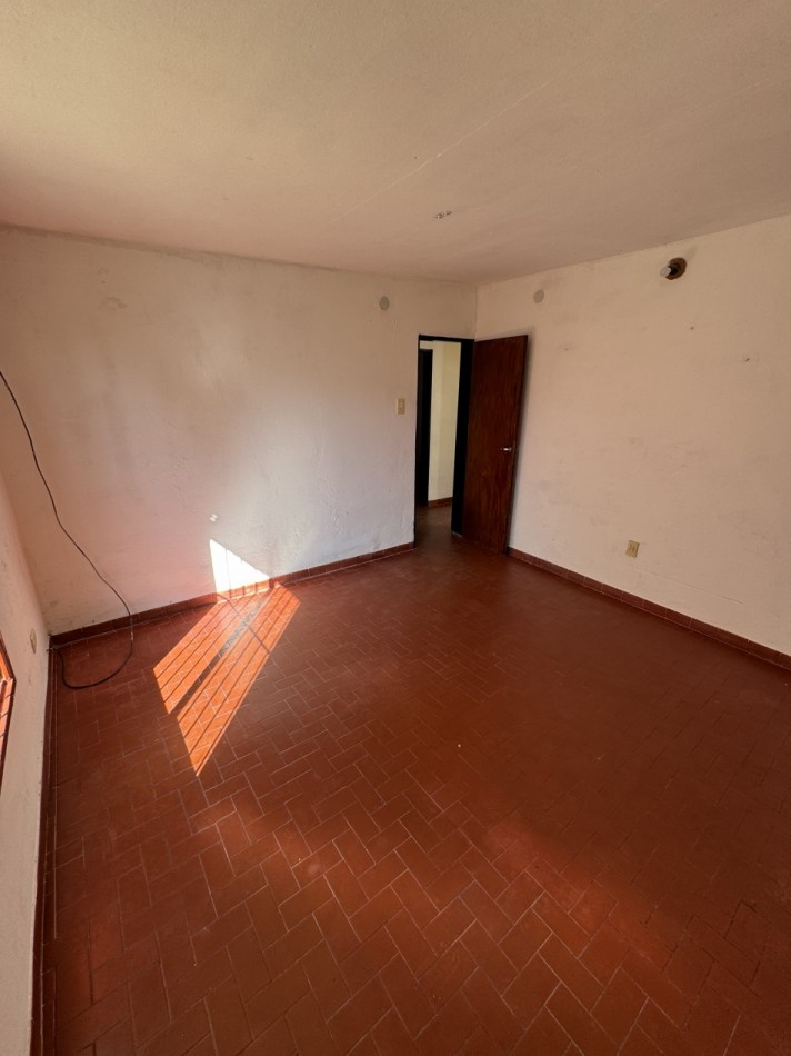 EN VENTA AMPLIA PROPIEDAD DE 3 DORM. ZONA GALAN Y MONTIEL