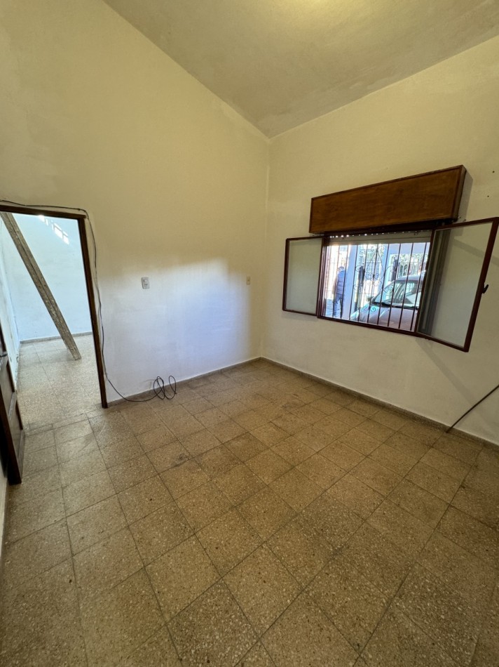 EN VENTA AMPLIA PROPIEDAD DE 3 DORM. ZONA GALAN Y MONTIEL