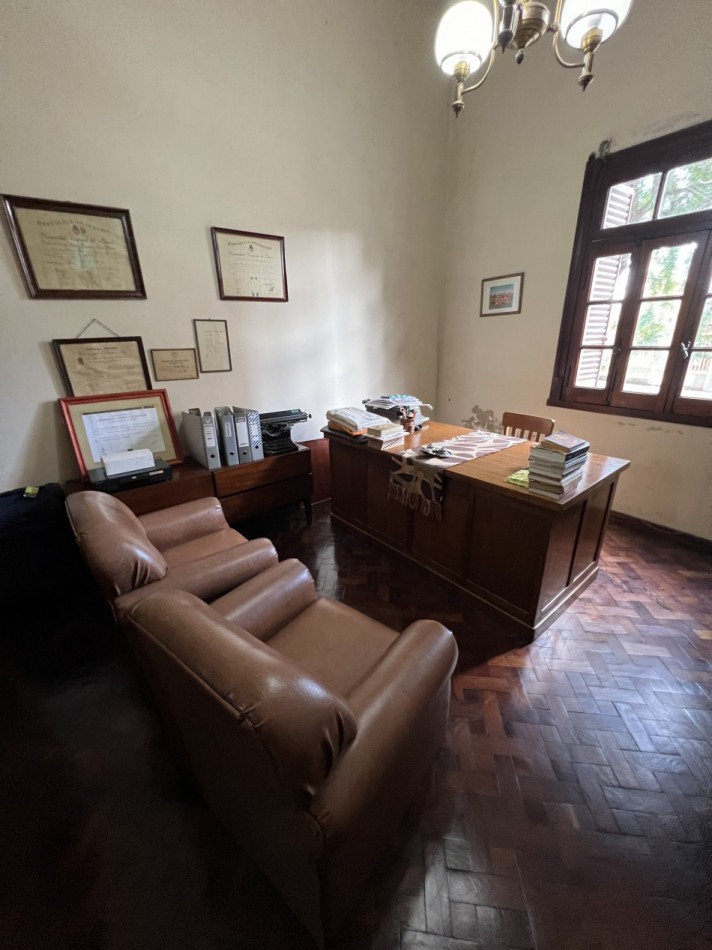 SE VENDE IMPORTANTE INMUEBLE EN ZONA CENTRICA 