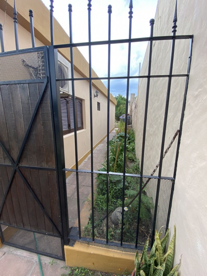 EN VENTA CASA CON AMPLIO PATIO ZONA HERNANDARIAS Y ZANNI