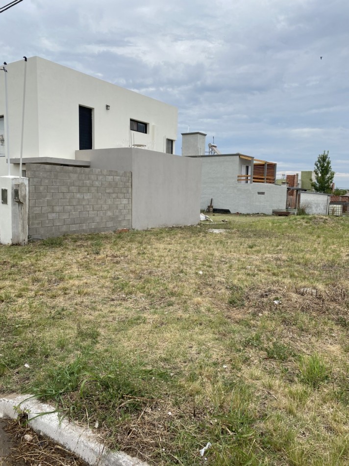 SE VENDE TERRENO EN LOTEO SOLVENCIA - SAN BENITO