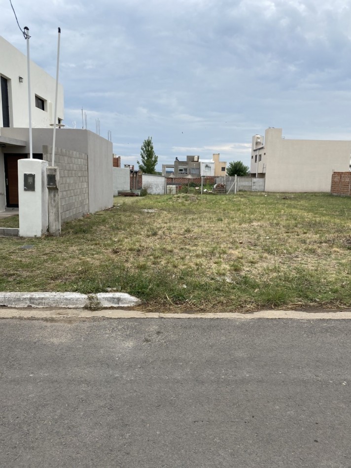 SE VENDE TERRENO EN LOTEO SOLVENCIA - SAN BENITO