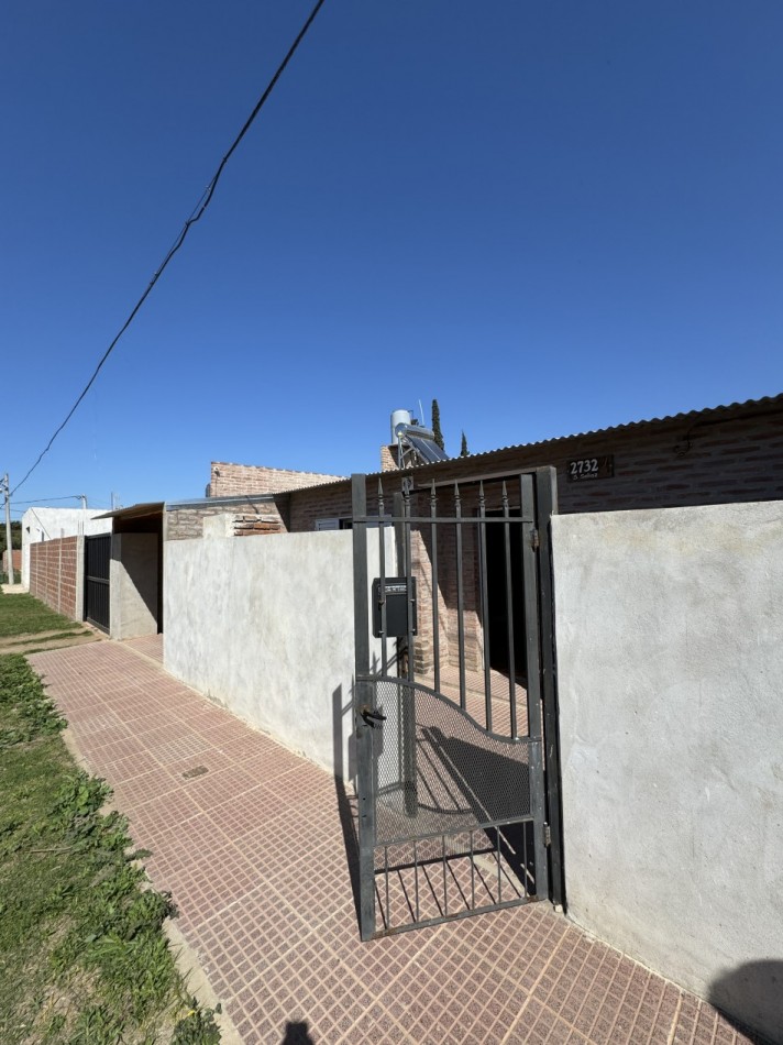 EN VENTA CASA EN ZONA ZANNI Y LARRALDE