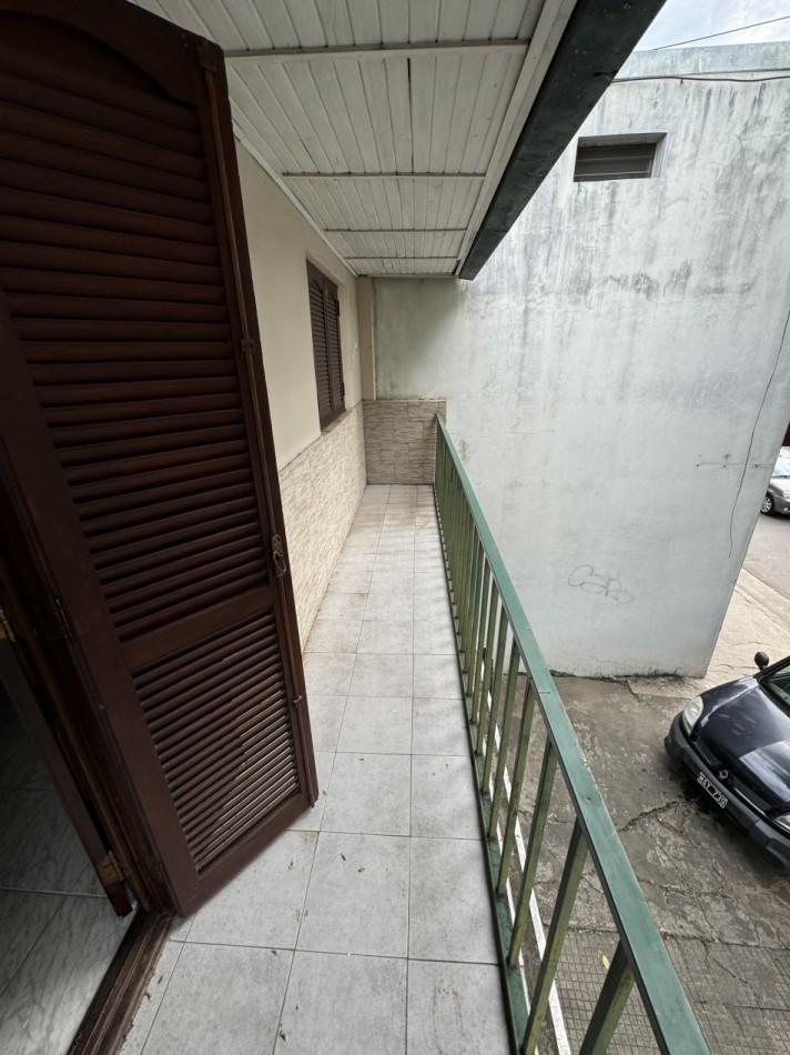 OPORTUNIDAD VENDO INMUEBLE SOBRE AV. RAMIREZ CON GALPON