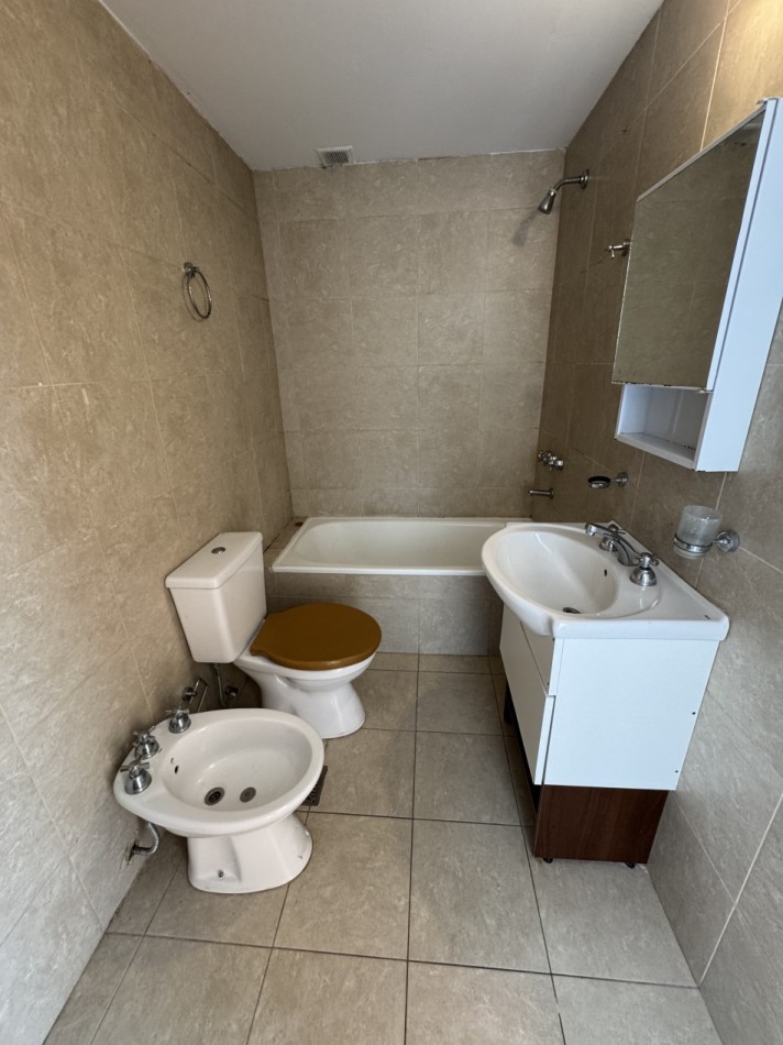ALQUILO DPTO DE 1 DORMITORIO CALLE PARAGUAY