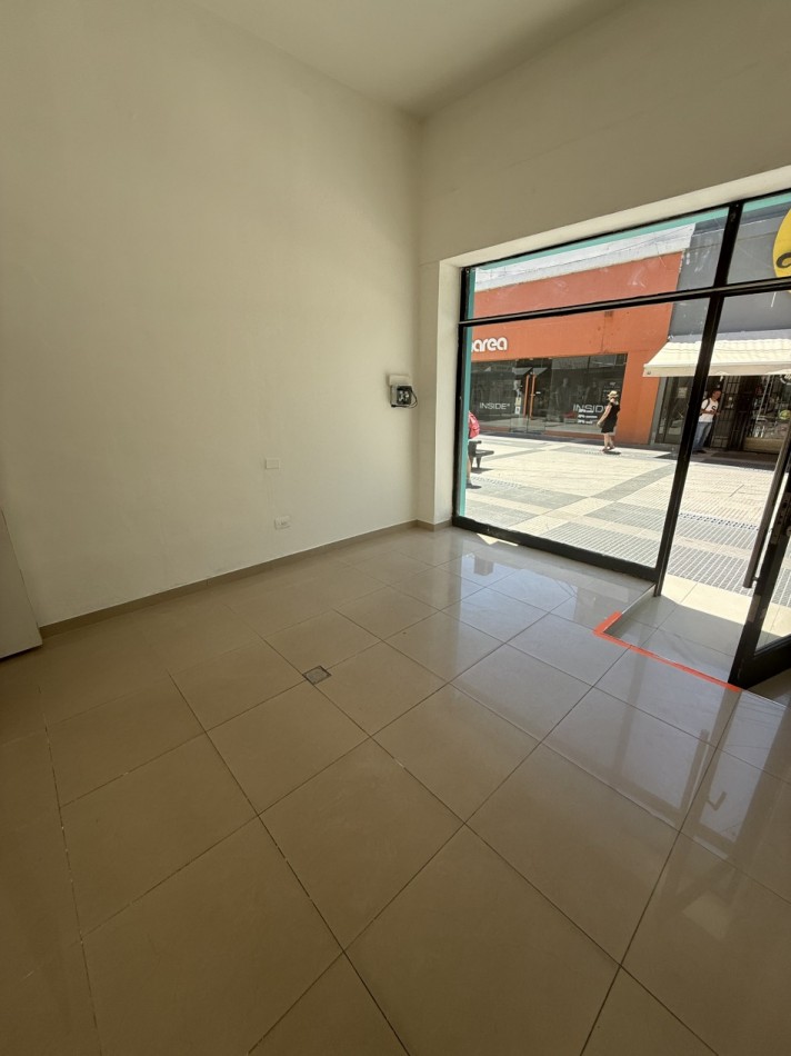 Alquiler local comercial en peatonal San Martin - Maxima visibilidad en Parana