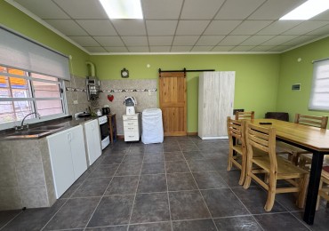 SE VENDE CASA CON AMPLIO TERRENO