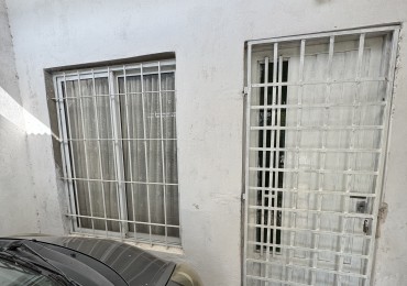 VENTA - CASA A METROS DE BLAS PARERA