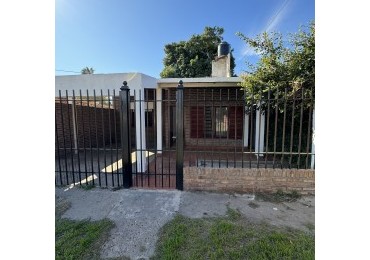 EN VENTA AMPLIA PROPIEDAD DE 3 DORM. ZONA GALAN Y MONTIEL