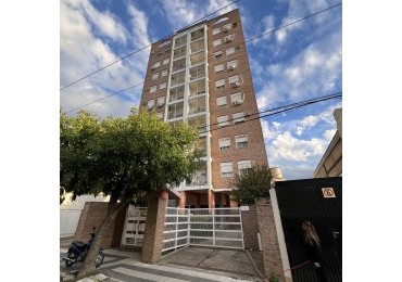 SE VENDE DEPARTAMENTO CENTRICO ZONA PERU Y CONCORDIA 