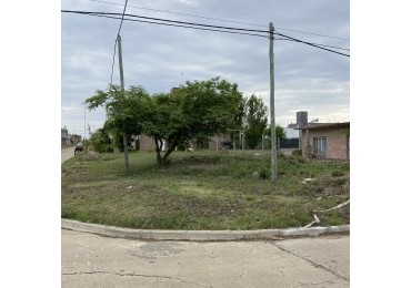 EN VENTA LOTE SOBRE ESQUINA LOTEO ALTOS DEL ESTE